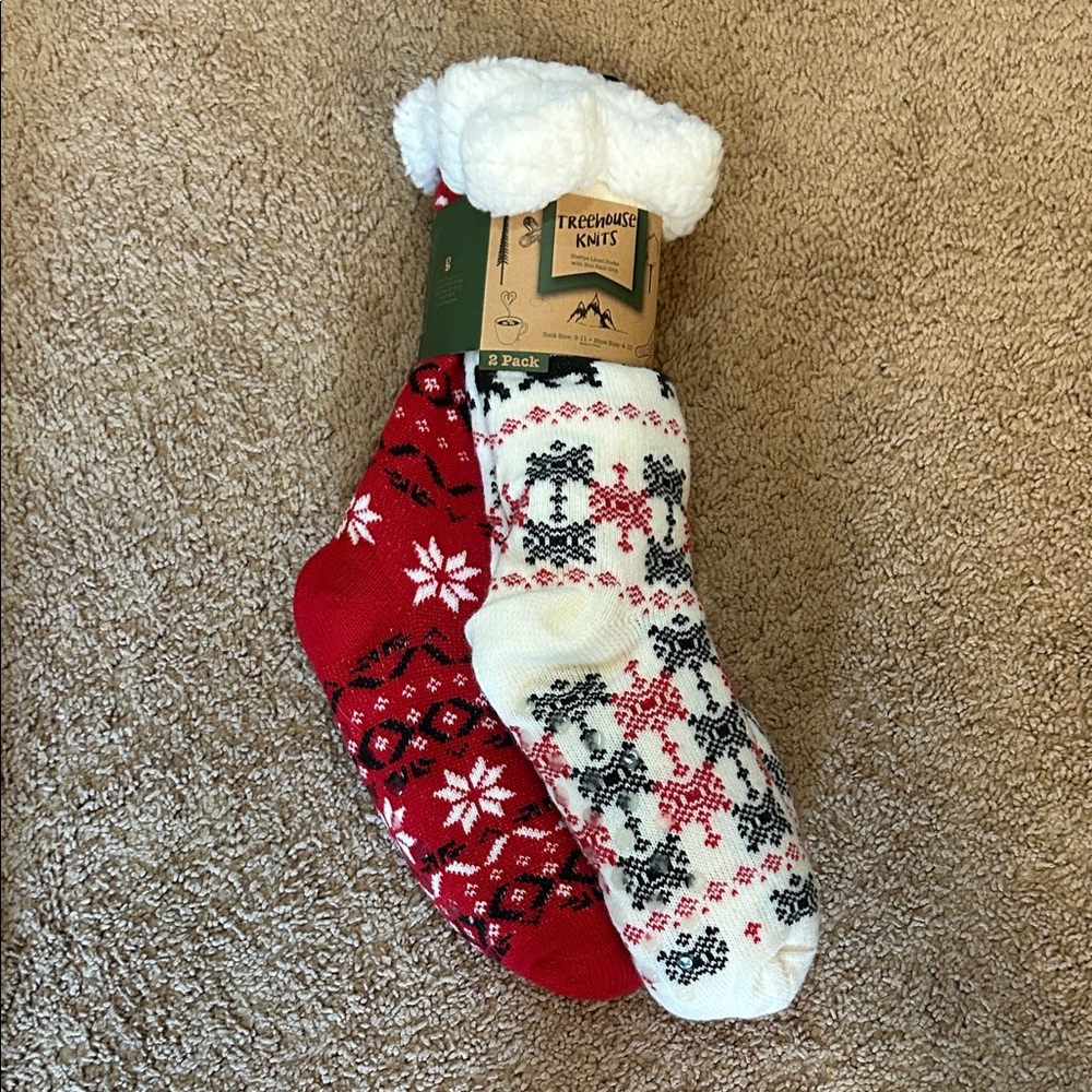 Treehouse Knits Women’s Red and Cream Knit Socks (2 pairs) NWT